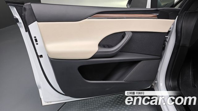 Tesla Model X 2023 — photo 14