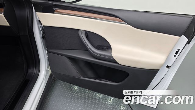 Tesla Model X 2023 — photo 15