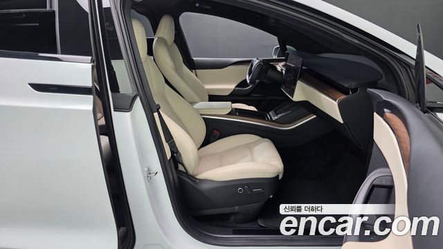 Tesla Model X 2023 — photo 16