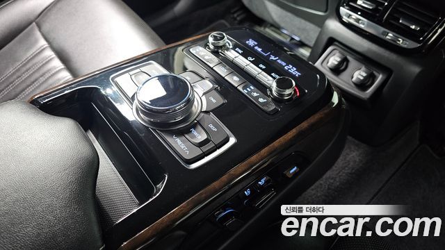 Genesis EQ900 2018 — photo 22
