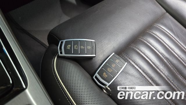 Genesis EQ900 2016 — photo 21