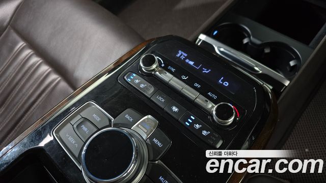 Genesis EQ900 2016 — photo 22