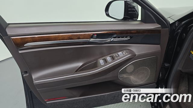 Genesis EQ900 2016 — photo 14