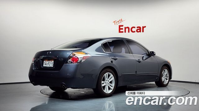 Nissan Altima 2011 — photo 2