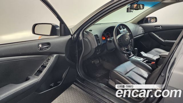 Nissan Altima 2011 — photo 10