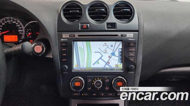 Nissan Altima 2011 — photo 13