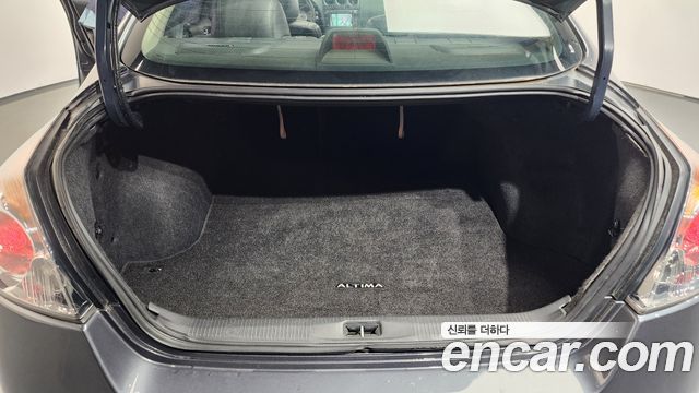 Nissan Altima 2011 — photo 17