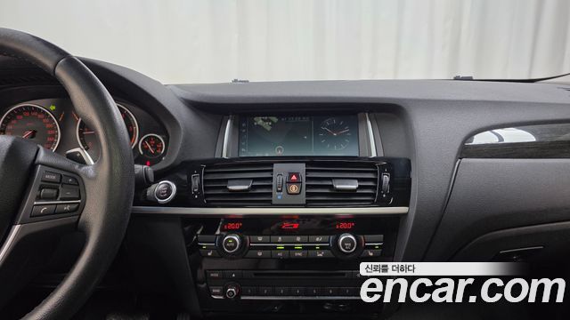 BMW X4 2017 — photo 30