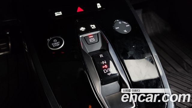 Audi Q4 e-tron 2023 — photo 12