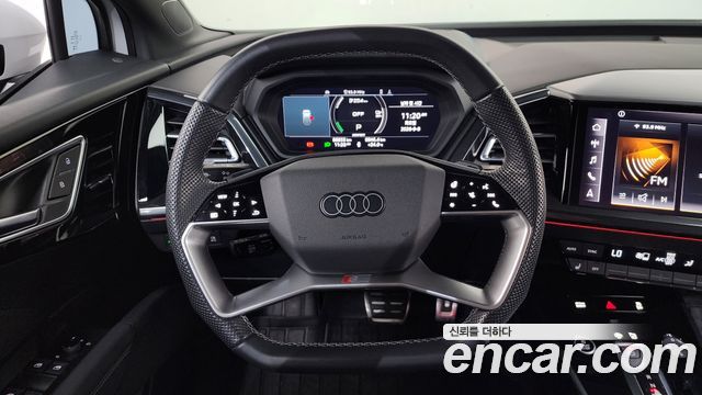 Audi Q4 e-tron 2023 — photo 18