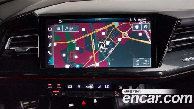 Audi Q4 e-tron 2023 — photo 19