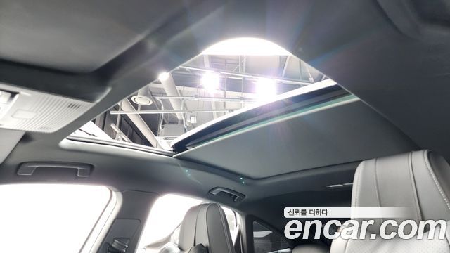 Audi Q4 e-tron 2023 — photo 24