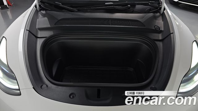 Tesla Model Y 2024 — photo 6