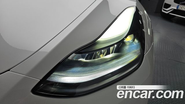 Tesla Model Y 2024 — photo 8