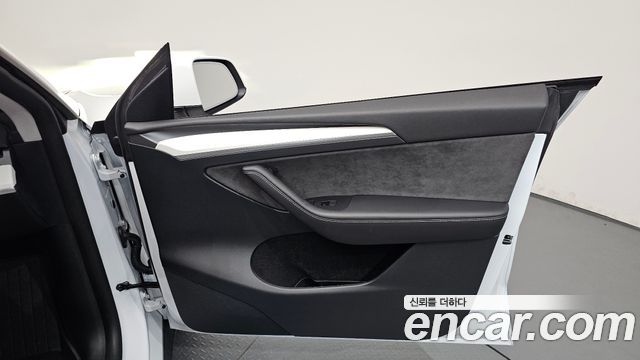 Tesla Model Y 2024 — photo 14
