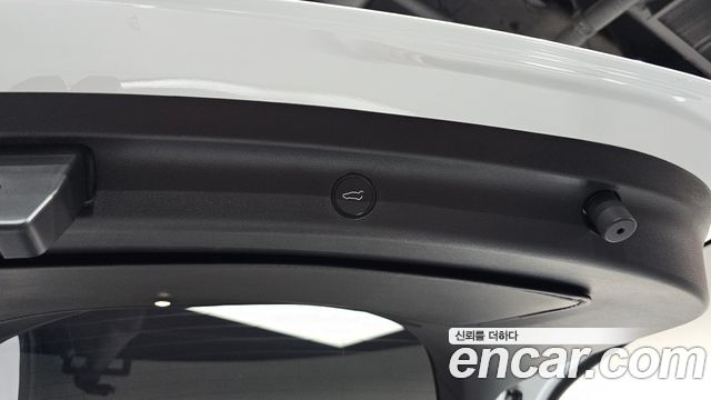 Tesla Model Y 2024 — photo 27