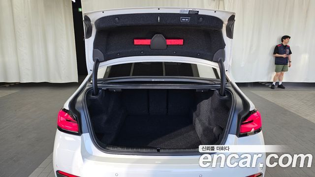 BMW 5-Series 2022 — photo 20