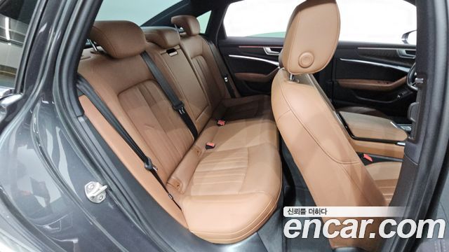 Audi A6 2021 — photo 17