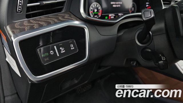 Audi A6 2021 — photo 24