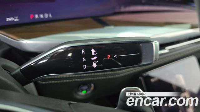 Cadillac Escalade 2025 — photo 12