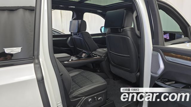 Cadillac Escalade 2025 — photo 17