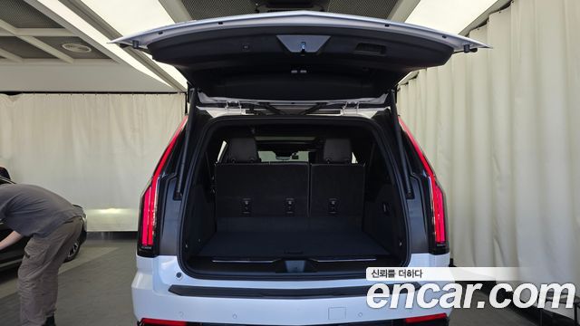 Cadillac Escalade 2025 — photo 23
