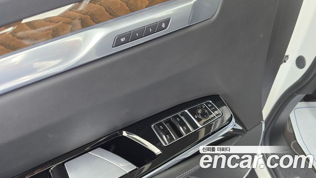 Cadillac Escalade 2025 — photo 28
