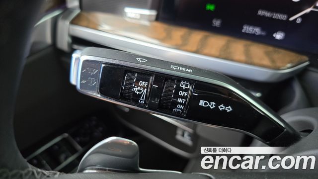 Cadillac Escalade 2025 — photo 29