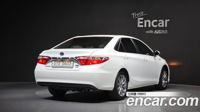 Toyota Camry 2016 — photo 2