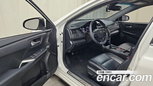 Toyota Camry 2016 — photo 10