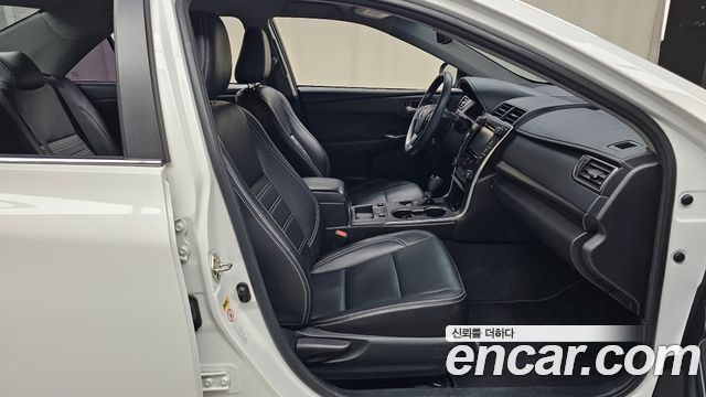 Toyota Camry 2016 — photo 11
