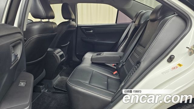 Toyota Camry 2016 — photo 12