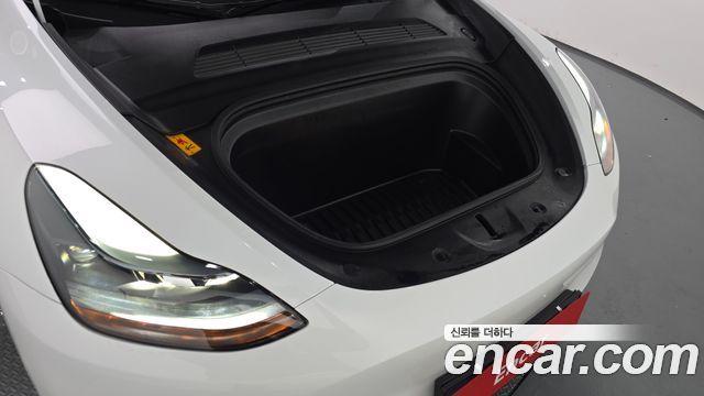 Tesla Model Y 2025 — photo 6