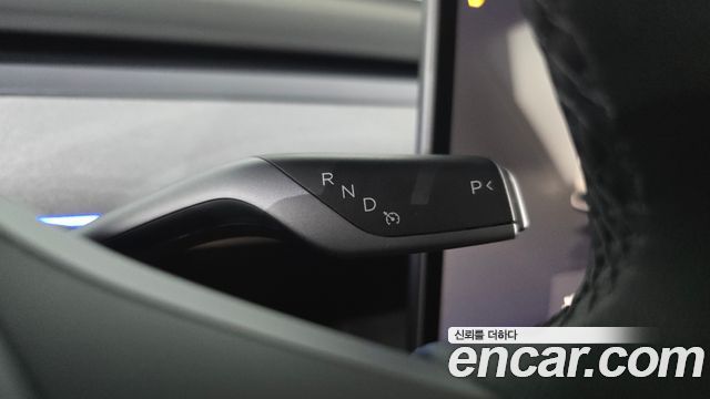 Tesla Model Y 2025 — photo 12