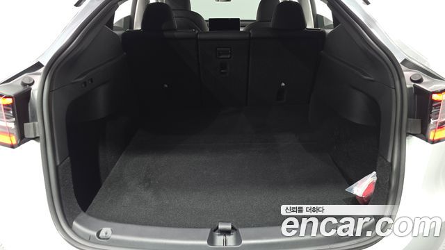 Tesla Model Y 2025 — photo 25