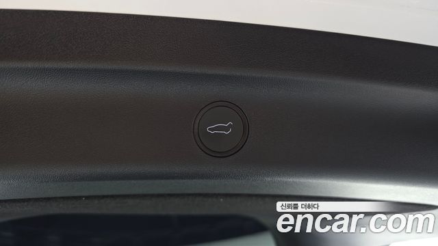 Tesla Model Y 2025 — photo 26