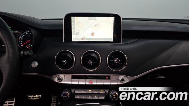 Kia Stinger 2018 — photo 14
