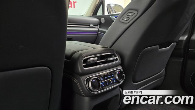 Genesis GV80 2021 — photo 18