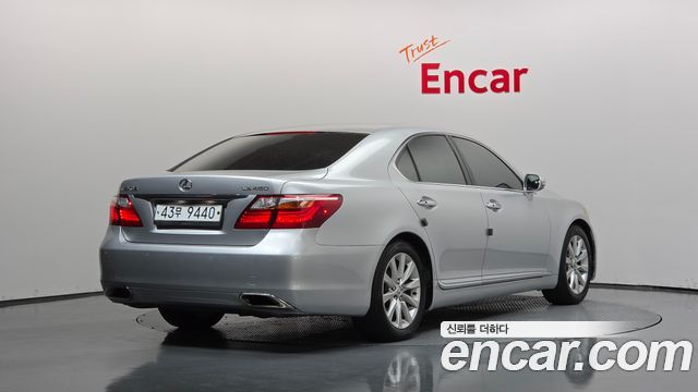 Lexus LS 2012 — photo 2
