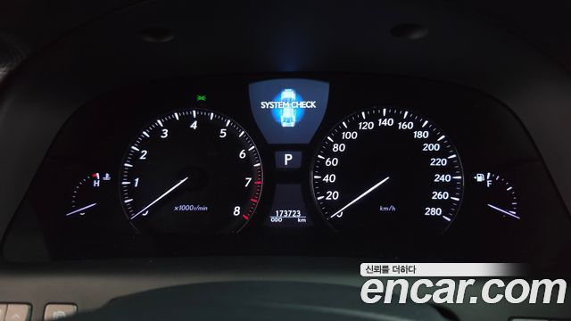 Lexus LS 2012 — photo 8