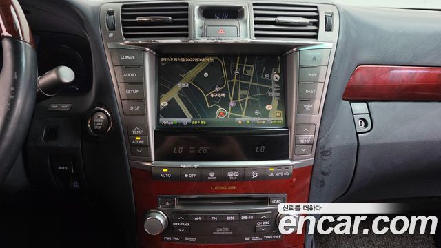 Lexus LS 2012 — photo 12
