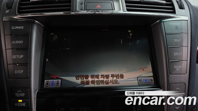 Lexus LS 2012 — photo 13