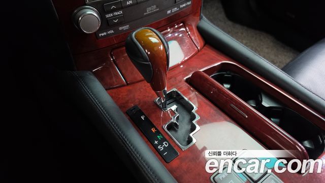 Lexus LS 2012 — photo 14
