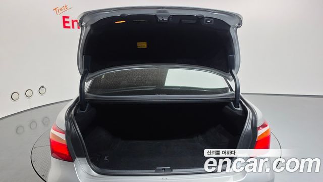 Lexus LS 2012 — photo 19