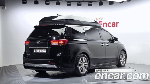 Kia Canival 2018 — photo 2
