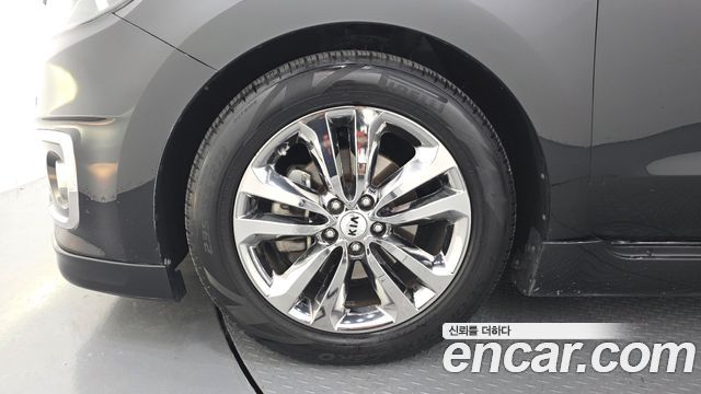 Kia Canival 2018 — photo 5