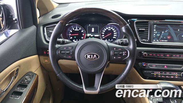 Kia Canival 2018 — photo 19