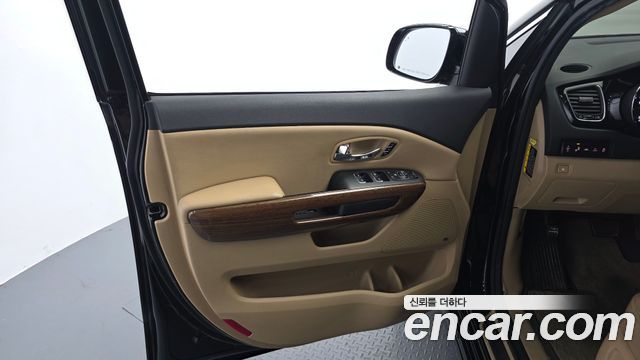 Kia Canival 2018 — photo 15