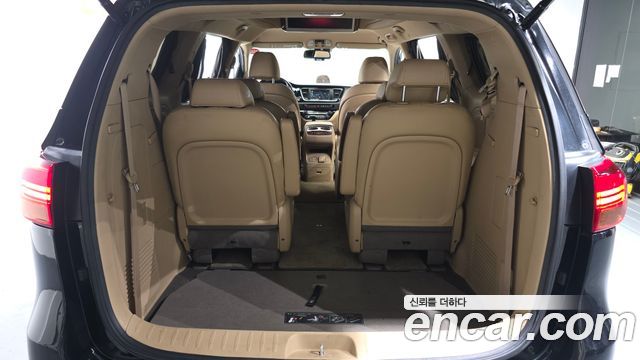 Kia Canival 2018 — photo 30