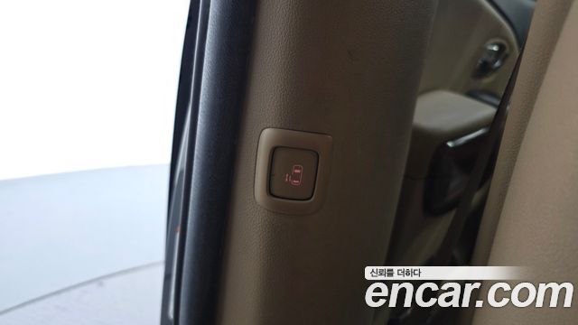 Kia Canival 2018 — photo 32